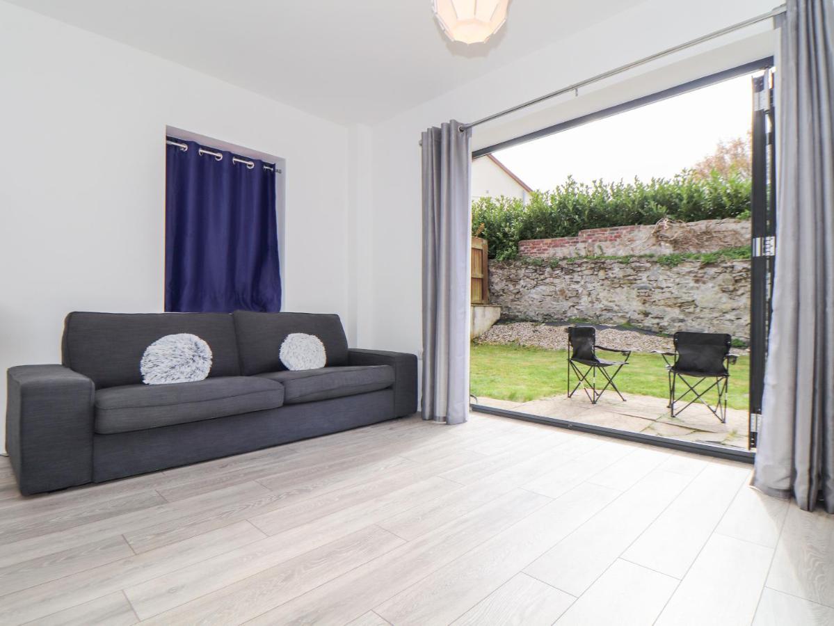 1 Queensway Gardens Hayle Exterior photo