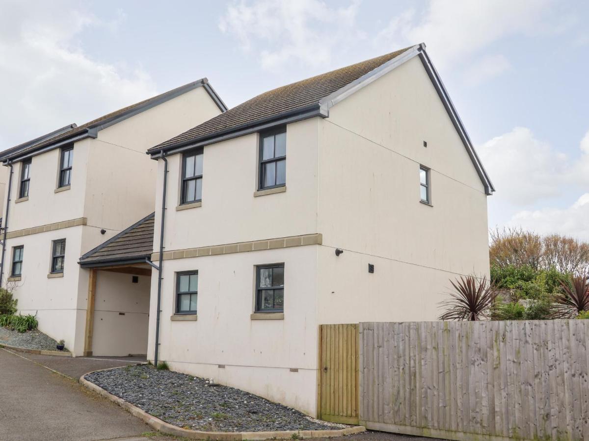 1 Queensway Gardens Hayle Exterior photo